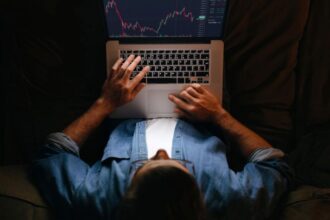 anaf are o noua tinta in vizor fiscul a pus ochii romanii care investesc la bursa acestia risca sa ramana cu conturile blocate 68ecb3de53429