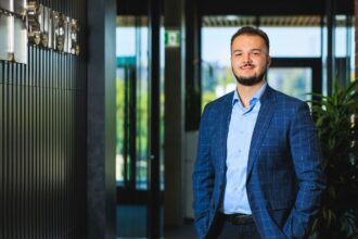 dezvoltatorul de proiecte fotovoltaice si instalatii de stocare sunotec din bulgaria si a deschis firma in romania 68f90a25873ad