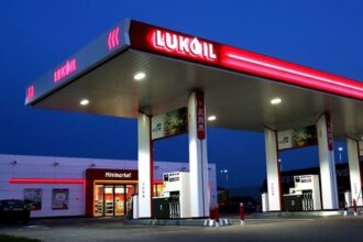 europa libera banca de stat romaneasca exim sprijina lukoil firma cu sechestru pe conturi controlata de moscova 6903256f40a12