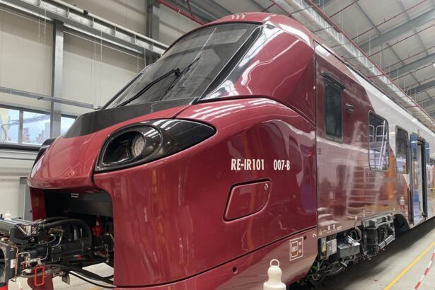 foto coradia stream 007 pentru romania a ajuns in depoul alstom grivita 68f295c6cede7
