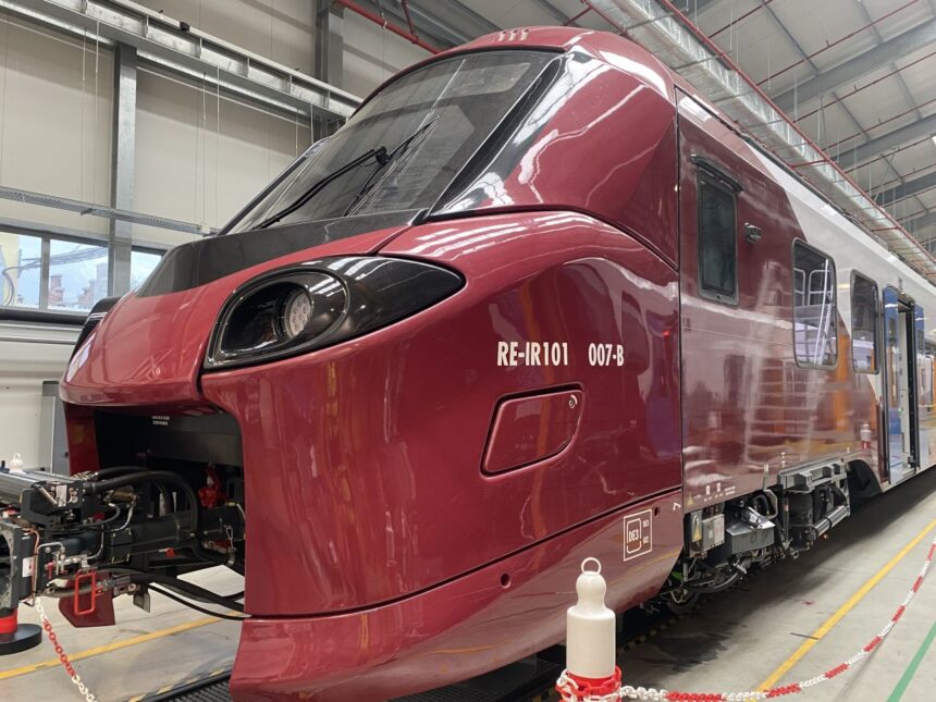 foto coradia stream 007 pentru romania a ajuns in depoul alstom grivita 68f295c6cede7