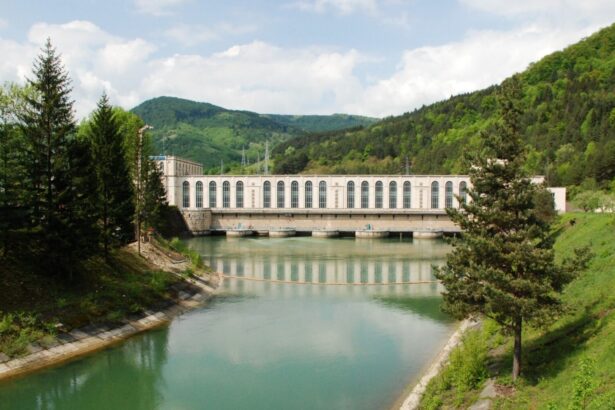 hidroelectrica semneaza un contract de 975 milioane euro pentru retehnologizarea che stejaru 68ecb0dbf3daa
