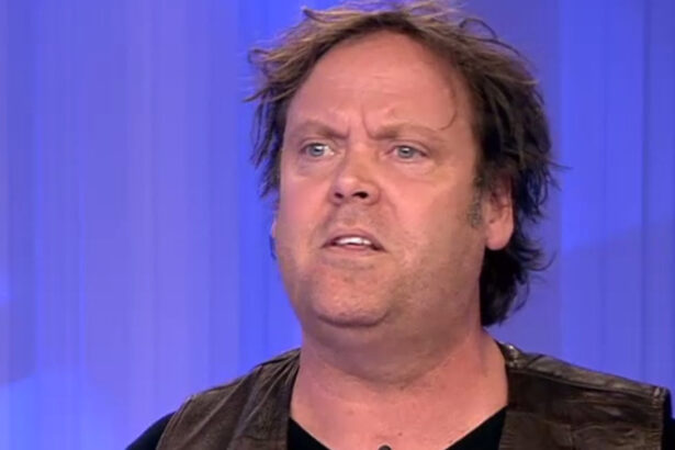 invitatia adresata de electrica lui charlie ottley dupa ce a stat trei zile fara curent iar ministrul energiei a cerut sa cada capete 68ec7a8c38ad0