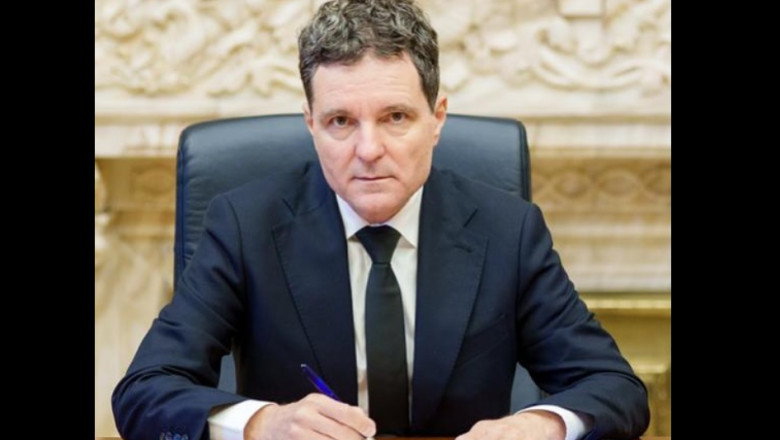 nicusor dan a promulgat legea care sanctioneaza coruperea functionarilor publici straini in operatiunile economice internationale 68f1c9ebd57dc