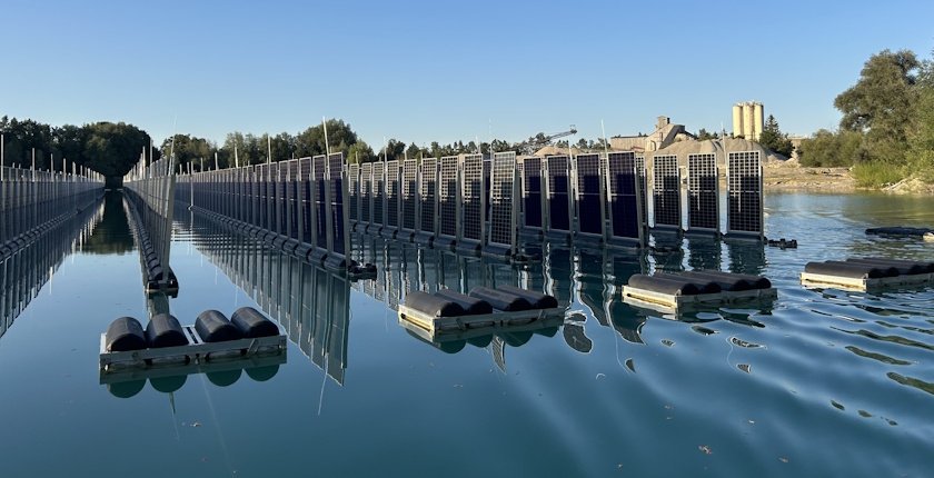 premiera a fost inaugurat primul parc fotovoltaic plutitor cu panouri verticale din lume 68f37470cd97d