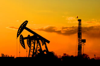 productia de titei a romaniei a scazut cu 77 in primele opt luni din 2025 fata de perioada similara din 2024 importurile s au majorat cu 192 68f4bd1ca4ffb