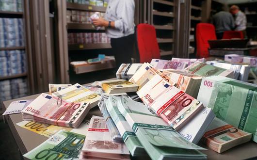 record trist datoria externa a explodat in 2025 cu un plus de 8 miliarde de euro doar in iulie si o dublare a serviciului datoriei toate datele bnr si structura imprumuturilor 68e23d9ec1c9f