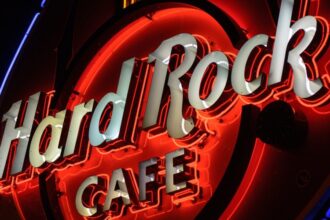 sphera franchise semneaza pentru deschiderea a cinci restaurante hard rock cafe in romania si republica moldova 68ef40a326622