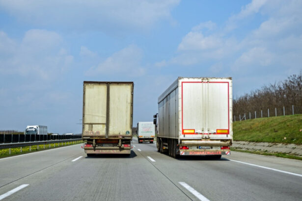 transporturi incendiate pentru despagubiri o retea organizata dadea foc la tir uri in care trebuia sa fie marfa de lux 68f894fda27b8