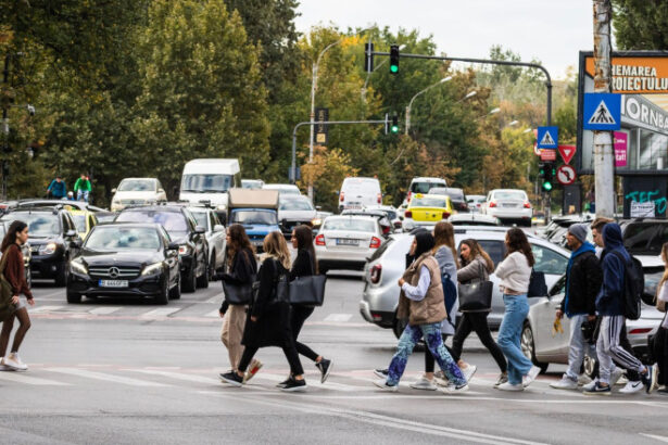 video muncim doar pentru a supravietui romanii prea saraci sa economiseasca un sfert raman fara bani la final de luna arata un sondaj 68e8c2fc01df2