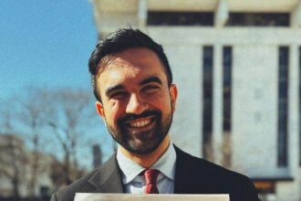 comunismul se intoarce prin new york 69119ccb2fcee