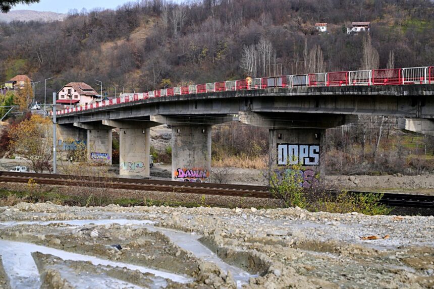 foto podul peste raul prahova din breaza intra in reparatii 691de166391c5