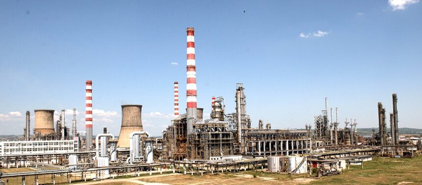 ministrul energiei cel putin trei companii si au manifestat oficial intentia de a prelua benzinariile lukoil si rafinaria petrotel 691720ac53363