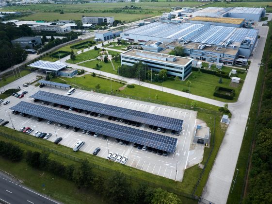 philip morris romania investeste in energie verde la fabrica din otopeni a fost inaugurata una dintre cele mai mari instalatii de panouri solare bifaciale din romania 6909e751a3a65