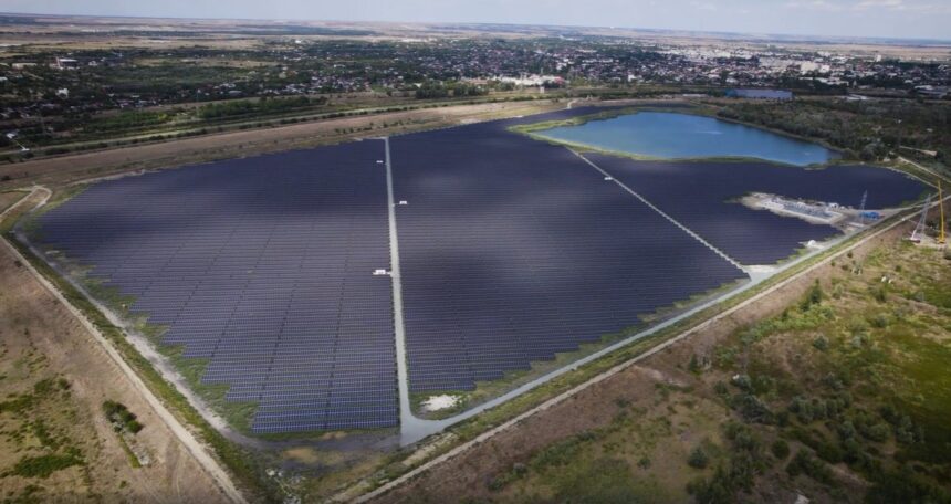 premiera in romania cel mai mare parc fotovoltaic construit pe un teren degradat unde a fost inaugurat si cine l a facut 691efd0468c93