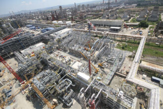 un holding turcesc anunta ca nu reunta la achizitia rafinariei lukoil din bulgaria in parteneriat cu socar era aproape de semnarea contractului cand au venit sanctiunile americane 69147f0b28964