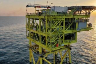 anre i a amendat din nou pe americanii de la bsog pentru ca nu vor sa vanda gaze ieftine amenda totala e de 54 de milioane de lei e pe cifra de afaceri si nu e prima 69441ad7eba0f