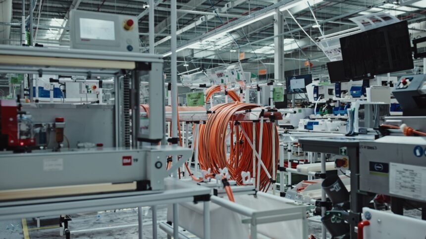 aptiv a pus lacatul pe fabrica de la ineu pana la zece salarii compensatorii pentru angajati 6931ce58b64c2