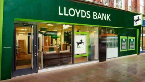lloyds to shut invoice financing for small business ft reports 69526395850a9