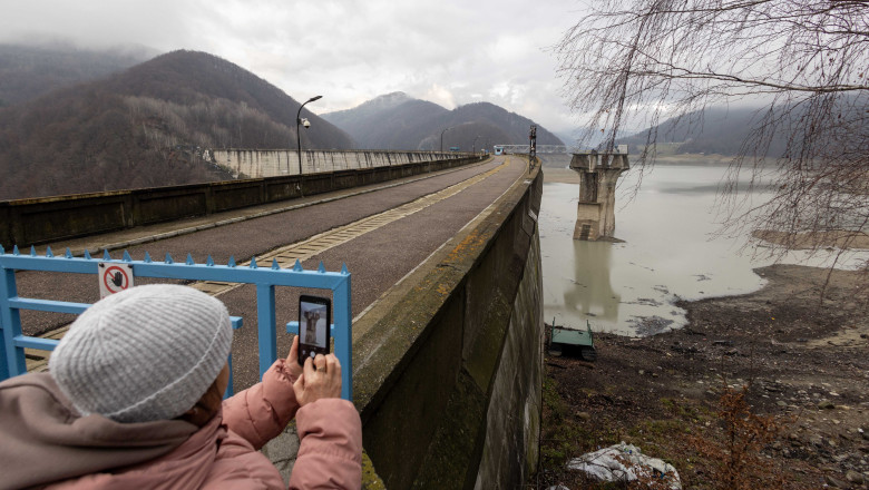 ministrul energiei am decis sa folosim capacitatile disponibile de la ce oltenia si hidroelectrica 69306ddb991e7