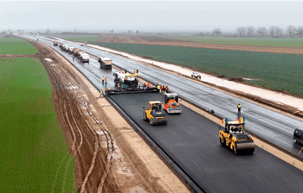 video autostrada transilvania a inceput asfaltarea lotului chiribis biharia 692eb53660487