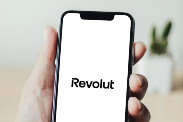 anunt de la revolut pentru toti clientii bani inapoi abonamente gratuite limite mai mari care sunt conditiile 696beac85495b