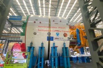 autostrada a1 sibiu pitesti cartita care va sapa cel mai lung tunel a ajuns in portul constanta vor fi necesare aproape 100 de transporturi pentru mutarea sa foto 696545fbebd99