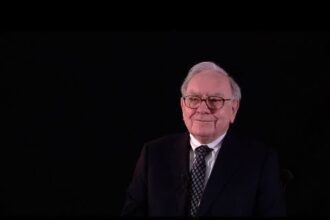 berkshire inregistreaza o scadere in ultima zi a legendarului investitor warren buffett in functia de ceo dupa ce a castigat 6 100 000 in 60 de ani 6956270a5c9e2