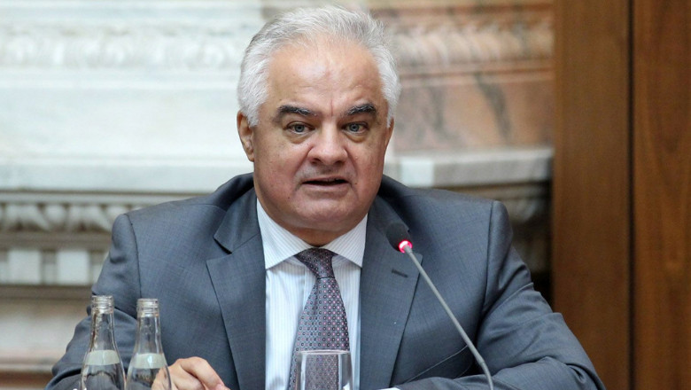 exclusiv oficial bnr reducerea de 10 in administratie nu e suficienta marea problema suntem tot in romania anilor 60 a lui ceausescu 6964b77bea132