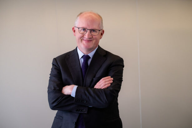 philip lane bce euro va avea un rol mai important in portofoliile investitorilor dupa ce politicile lui trump i au determinat sa si regandeasca detinerile in dolari 697d2ce51dba3