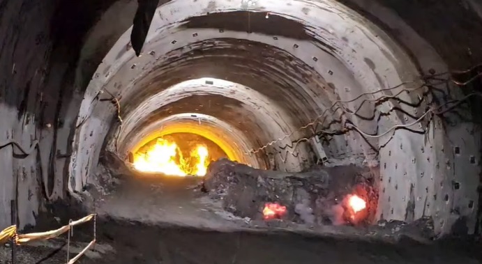 video autostrada sibiu pitesti turcii de la mapa cengiz avanseaza cu lucrarile la tunelul robesti au excavat peste 200 din 900 de metri 69626f6ea5d06