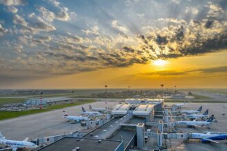 aeroportul otopeni se doteaza cu panouri fotovoltaice contract de 135 milioane de lei lansat joi la licitatie 69a071cc9a328