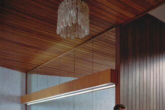 answear conditiile economice si deteriorarea perceptiei consumatorilor romani au dus la sensibilitate crescuta la pret si consum redus 6981d27346917