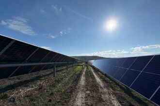 foto romanii de la parapet termina de construit un nou parc fotovoltaic in italia 69a30b3560729