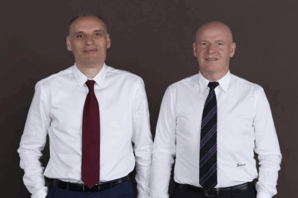 premiera pentru firmele cu capital integral romanesc fratii paval patronii dedeman pot deveni cei mai mari angajatori din tara daca preiau carrefour 698e34d447212