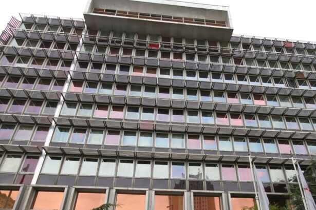 scandal in ungaria banca nationala va ancheta unele tranzactii cu actiuni mol pe baza suspiciunilor de insider trading 699db1b73ebf3