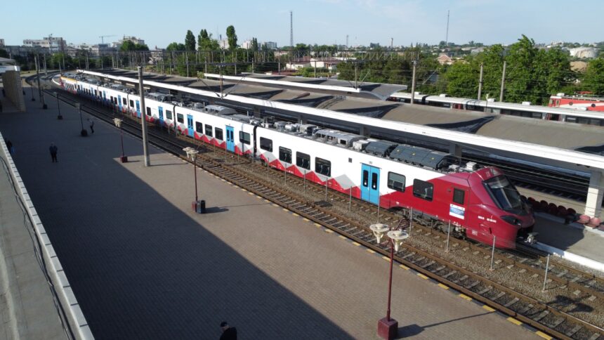trenurile alstom 16 si 17 pentru romania au plecat din fabrica din germania cu destinatia bucuresti 699da913db29d