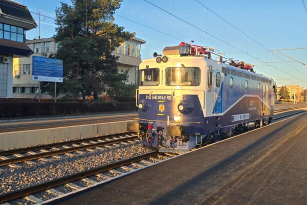 a saptea locomotiva electrica modernizata la brasov prin pnrr a fost predata cfr calatori 69b0230349b7b