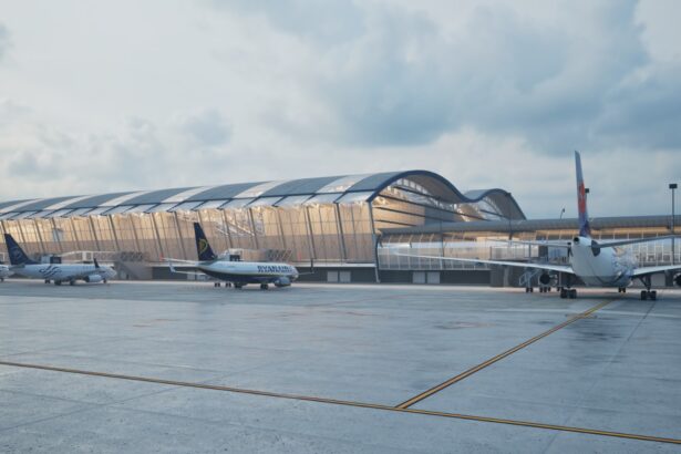 compania nationala aeroporturi bucuresti 34 de zboruri spre si dinspre tel aviv dubai doha beirut damasc anulate din cauza evenimentelor din orientul mijlociu 69a3e7f076202