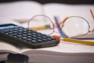 cum ar putea sa cada deficitul bugetar al romaniei cu zeci de miliarde anual analiza ey 69bbc995e79a6