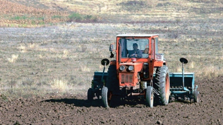motorina mai ieftina pentru fermieri nu vor mai plati tva si acciza pentru combustibilul folosit pentru lucrarile agricole 69c6982ea42ba