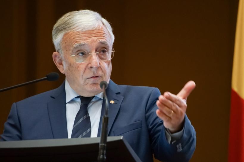 mugur isarescu daca conflictul din orientul mijlociu se va prelungi impactul asupra economiei ar putea fi sever ajustarea fiscala insa trebuie sa continue 69cac8aff1040