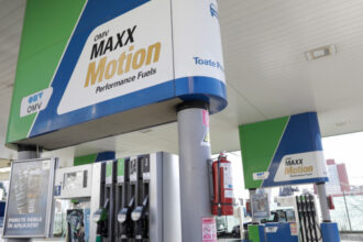 nicusor dan si premierul ilie bolojan se intalnesc astazi cu o delegatie a omv petrom 69b7c772b4406