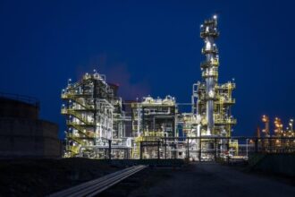 proiectul de hidrogen verde la rafinaria petrobrazi a petrom avanseaza primul modul de electrolizor al instalatiei de 20 mw a fost livrat 69b8fad3f1f6f