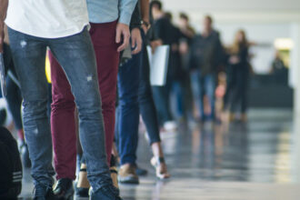 rata somajului a crescut la 63 in romania in ultimul trimestru din 2025 aproape 30 dintre tineri nu au un loc de munca 69b7cbfb8d73e