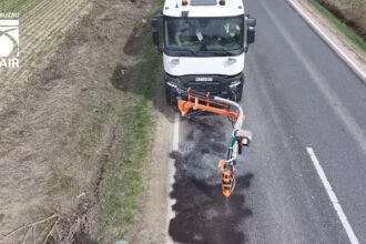 super masina de reparat gropi adusa in romania poate fi operata cu un singur om si permite reluarea imediata a traficului 69bfe9429c41d