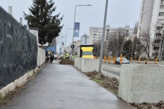 video jardiniere gigantice din beton amplasate pe marginea unui bulevard din capitala starnesc nemultumirea localnicilor 69c1105f67260