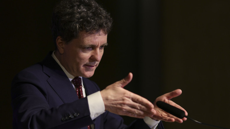 video nicusor dan despre masurile guvernului privind pretul carburantilor o sa fie o scadere care e termenul pentru luarea deciziei 69cacda0d3aa7