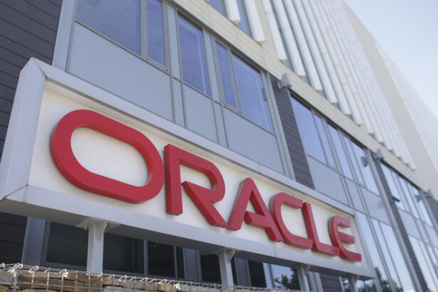 oracle a inceput un nou val de concedieri in timp ce compania face investitii masive in inteligenta artificiala 69ccb767581fa