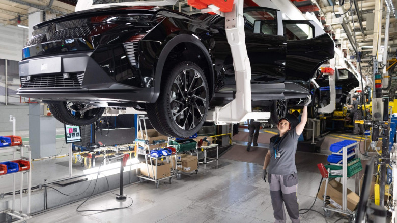 renault va concedia pana la 20 din angajatii sai in domeniul ingineriei in urmatorii 2 ani 69dea93427b97